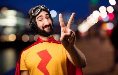 sayı işareti ile deli süper kahraman