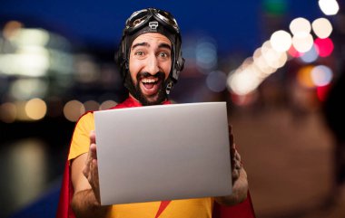 afiş ile deli süper kahraman