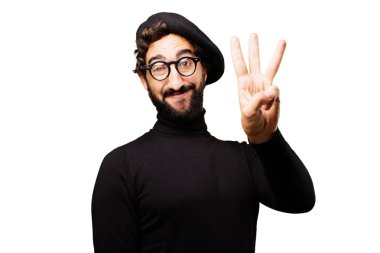 Sanatçı üç sayı işareti ile Fransız