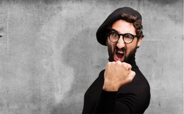 zafer işareti ile genç Fransız sanatçı