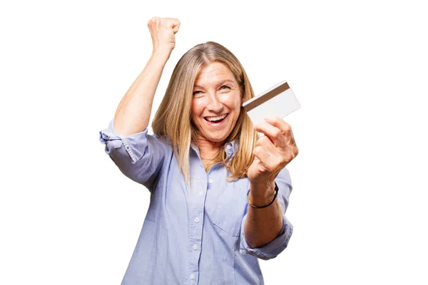 Mulher bonita sênior com cartão de crédito — Fotografia de Stock
