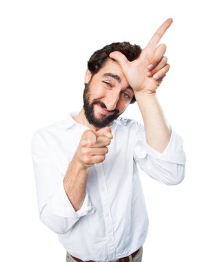 kaybeden işareti ile komik delikanlı