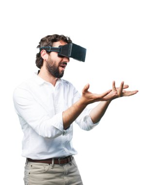 sanal gözlük ve sürpriz ifade ile adam