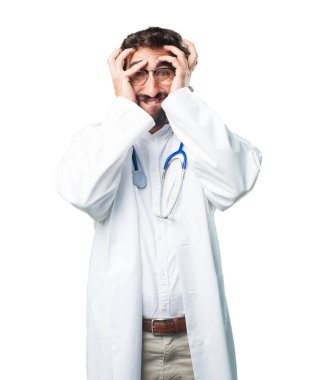 Genç komik doktor korkuttu