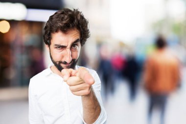 ifade ile işaret eden adam katılmıyorum