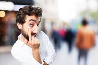 Genç komik adam şaşırmış