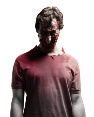 Gülümseyen zombi adam 