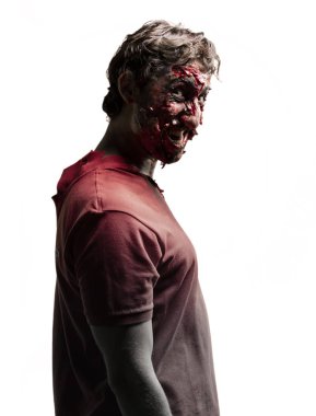 Gülümseyen zombi adam 