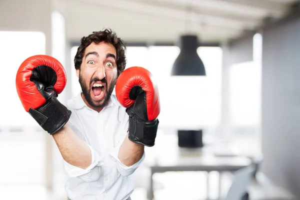 Чоловік бокс з непарним виразом — стокове фото