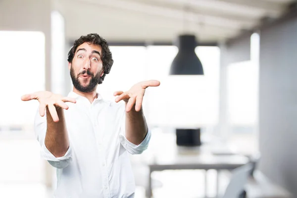 Grappige jongeman weergegeven: gebaar — Stockfoto