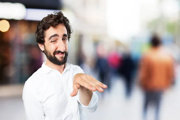 Uomo in posa orgogliosa con espressione in disaccordo — Foto Stock