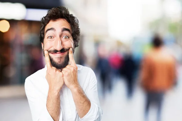 Jeune homme drôle souriant — Photo