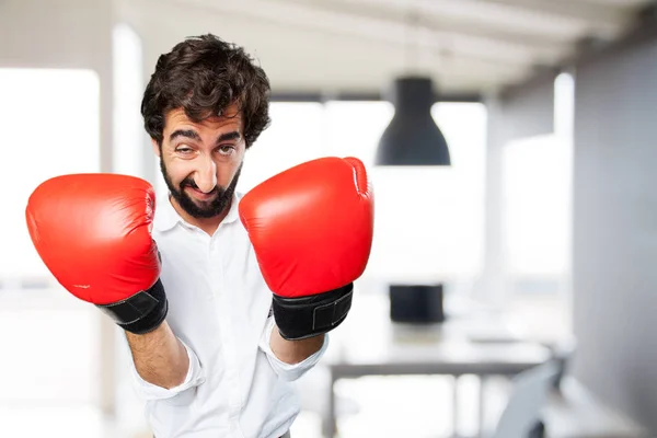 Hombre boxeo con expresión en desacuerdo — Foto de Stock