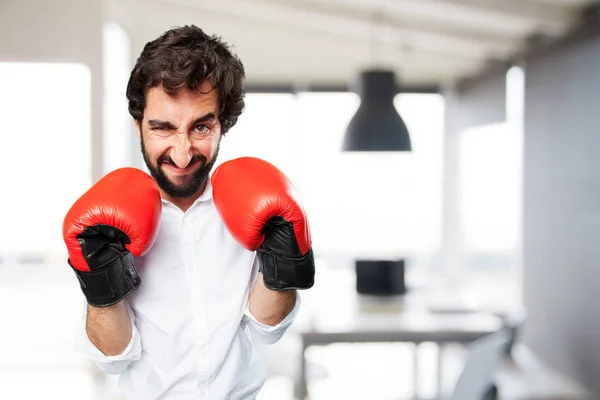 Man boxning med oense uttryck — Stockfoto