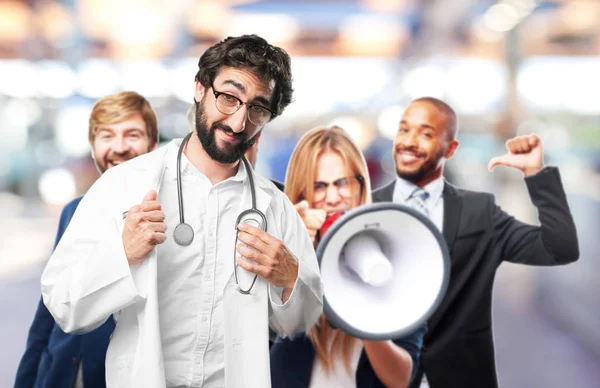 Giovane medico divertente in posa successo — Foto Stock