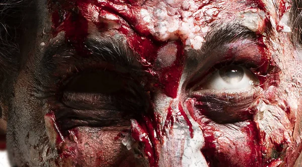Wajah berdarah zombie — Stok Foto