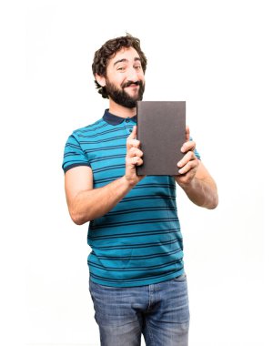 bir kitapla genç serin adam