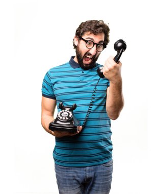 vintage bir telefon ile genç serin adam