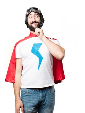 şaşkın ifade ile genç süper kahraman