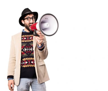 Genç serin yenilikçi bir megafon ile