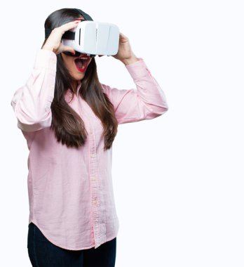 sanal gözlüklü genç güzel kız