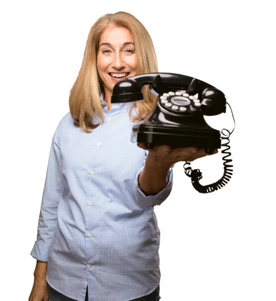 Senior schöne Frau mit Vintage-Handy — Stockfoto