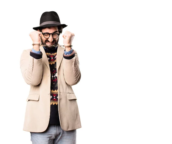 Νέοι δροσερό hipster με χειροπέδες — Φωτογραφία Αρχείου