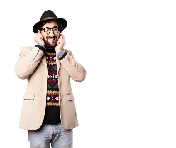 Giovani cool hipster che coprono le orecchie — Foto Stock