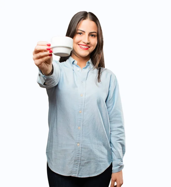 Cool meisje met een kopje koffie — Stockfoto