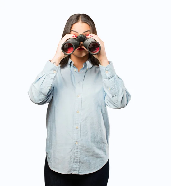 Jovem menina legal com binóculos — Fotografia de Stock