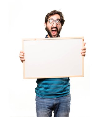 Genç adam bir afiş ile serin