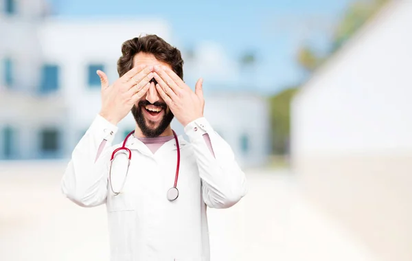 Jonge dokter man bedekking ogen — Stockfoto
