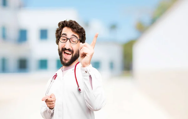 Joven doctor hombre bailando — Foto de Stock