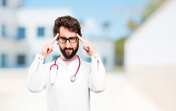 Jonge dokter man denken — Stockfoto