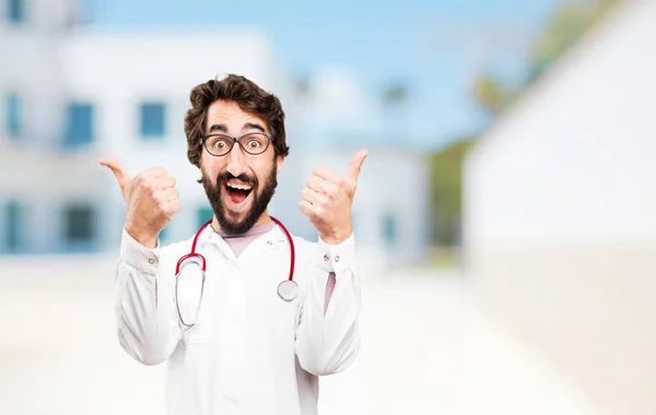 Joven doctor hombre con signo de bien — Foto de Stock