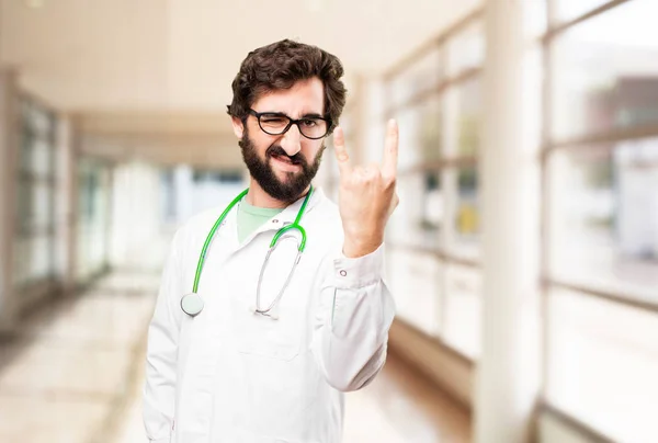 Człowiek młody lekarz z wyrażenia zgody — Zdjęcie stockowe