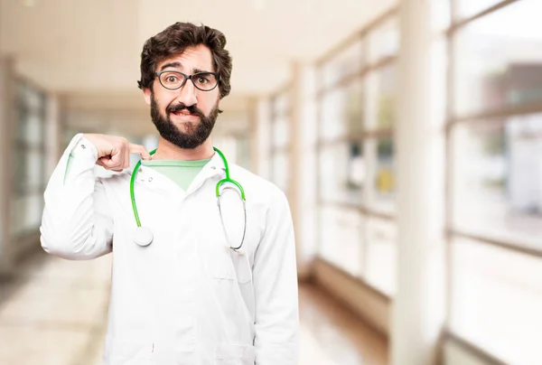 Jonge dokter mens benadrukt — Stockfoto