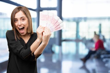 faturaları olan güzel kadın