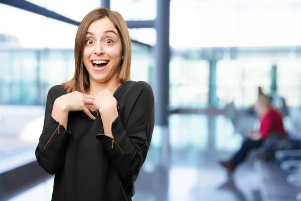 Joven bonita mujer frente a un desafío — Foto de Stock