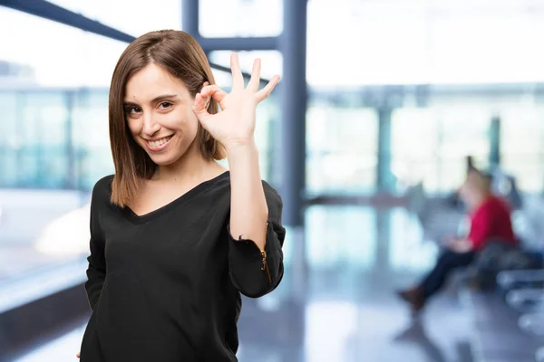 Young pretty woman with okay sign — Stock Photo, Image