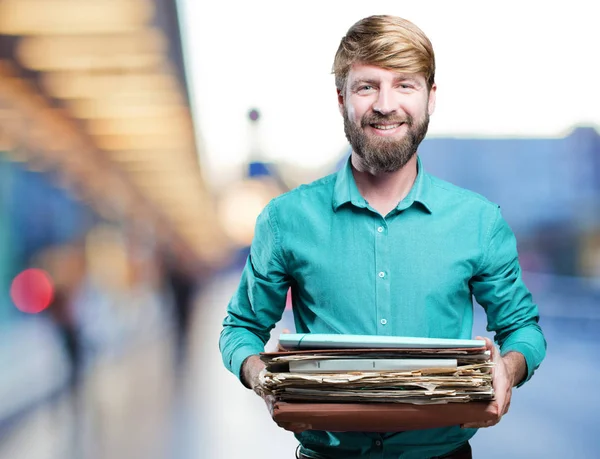 Ung blond man med filer — Stockfoto