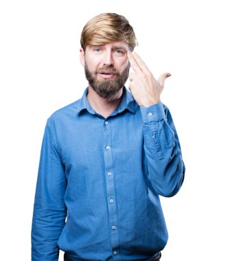 Genç sarışın adam intihar işareti ile