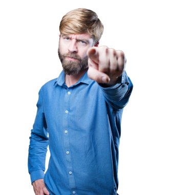 Genç sarışın adam işaret