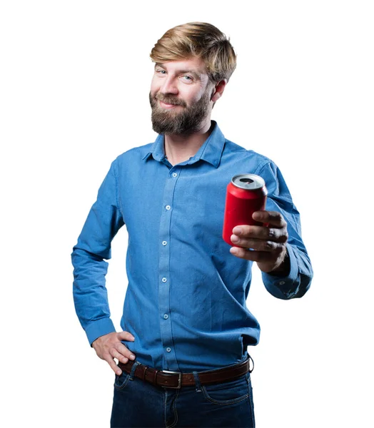 Jeune homme blonde avec de la bière — Photo