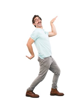 Dans deli delikanlı. Tam vücut kesme kişi beyaz arka plan.