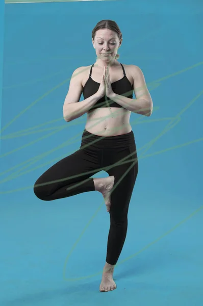 Yoga Poz Genç Güzel Kadın — Stok fotoğraf
