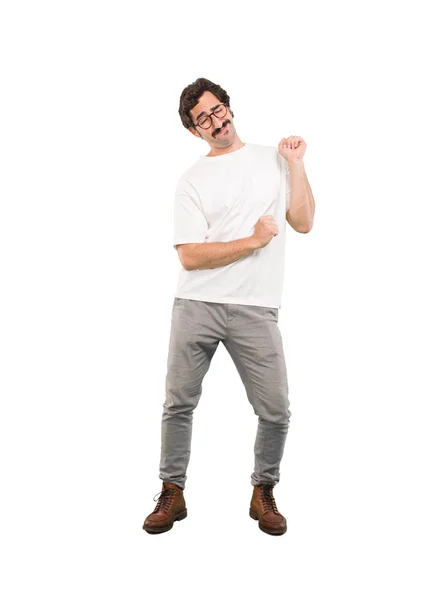Junger Verrückter Mann Tanzt Ganzkörperausschnitt Person Vor Weißem Hintergrund — Stockfoto