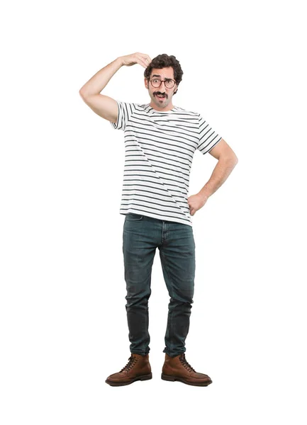 Verrückter Junger Mann Denkt Verwirrt Ganzkörperausschnitt Person Vor Weißem Hintergrund — Stockfoto