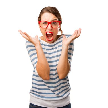 kızgın ifade ile genç güzel kadın