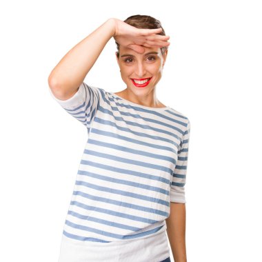 uzak poz arayan genç güzel kadın